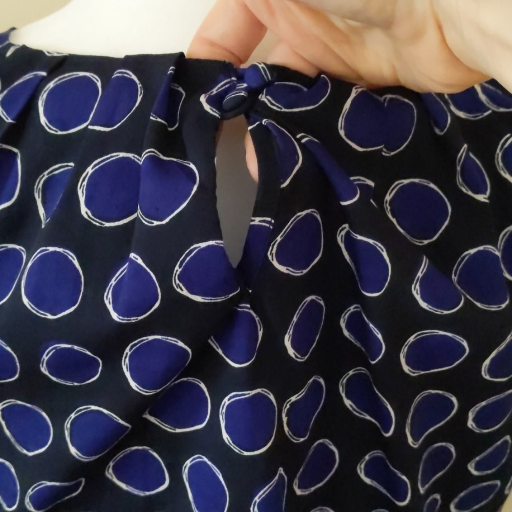 Banana Republic blouse, black with blue circle pattern - Picture 4 of 7